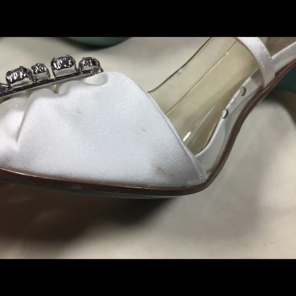 Betsey Johnson Moxie White Satin Rhinestone Clear - Picture 11 of 14